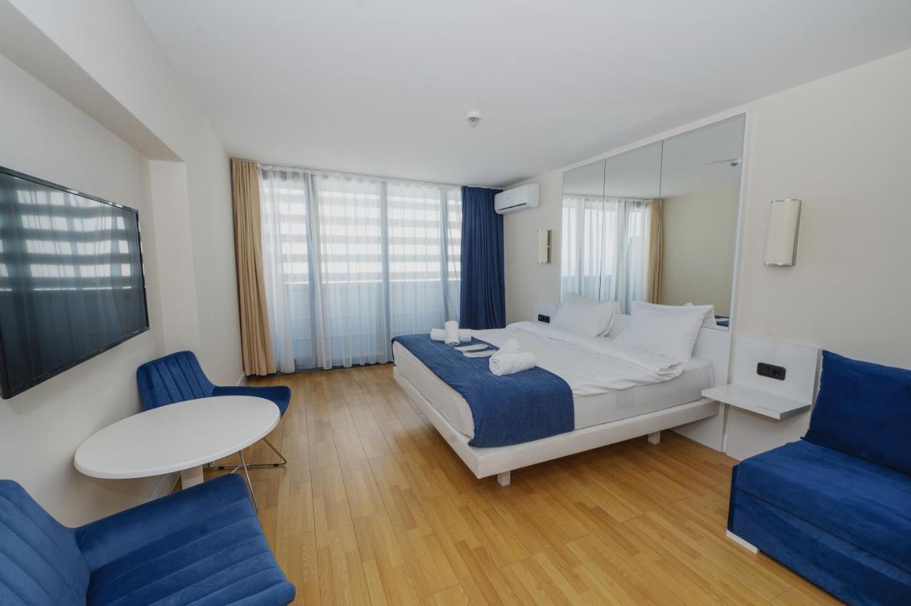 Blue Orbi City Hotel Batumi Exterior photo