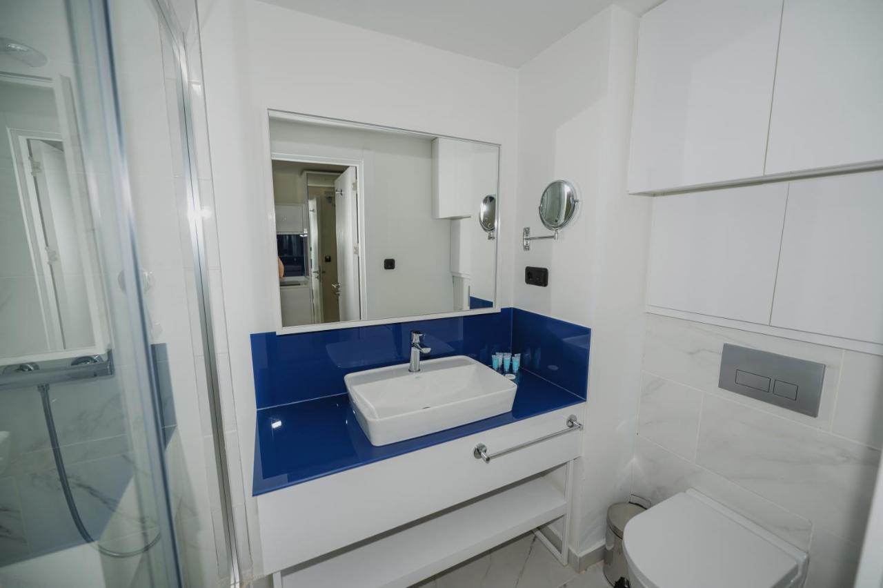 Blue Orbi City Hotel Batumi Exterior photo