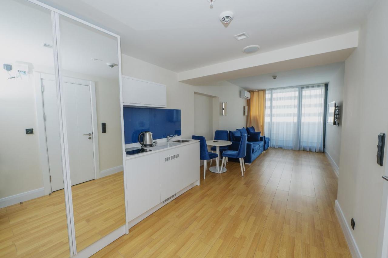 Blue Orbi City Hotel Batumi Exterior photo