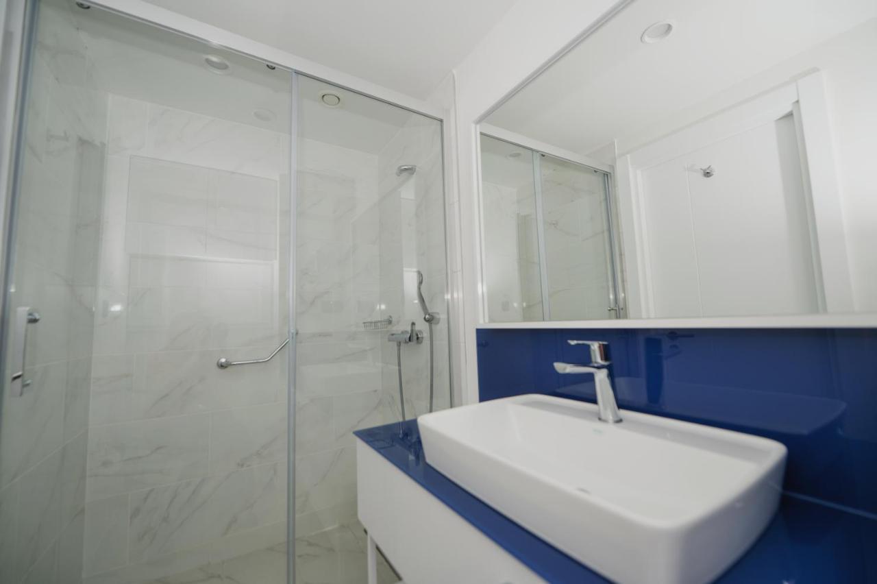 Blue Orbi City Hotel Batumi Exterior photo